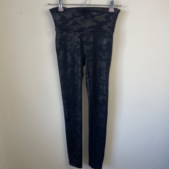 Spanx Faux Leather Camo Legging‎ - Picture 3 of 10